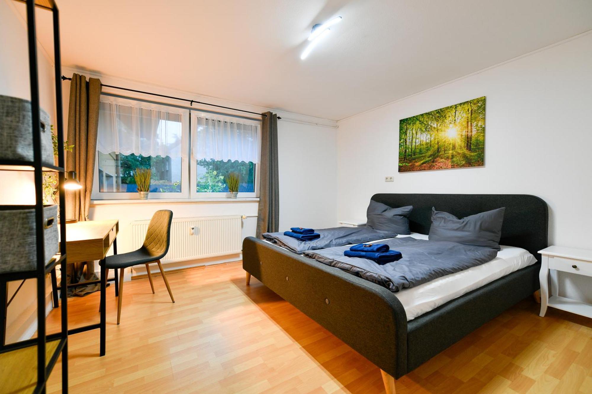 Grosses Spree Apartment, 3 Schlafzimmer Bis 10 Personen, 4x Kfz Parkplatz, Terrasse, Waschtrockner, Wlan, Netflix Appartement