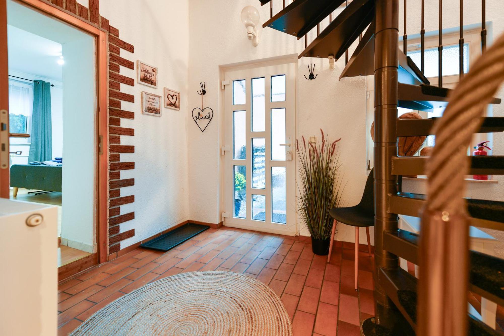 Appartement Grosses Spree Apartment, 3 Schlafzimmer Bis 10 Personen, 4x Kfz Parkplatz, Terrasse, Waschtrockner, Wlan, Netflix *